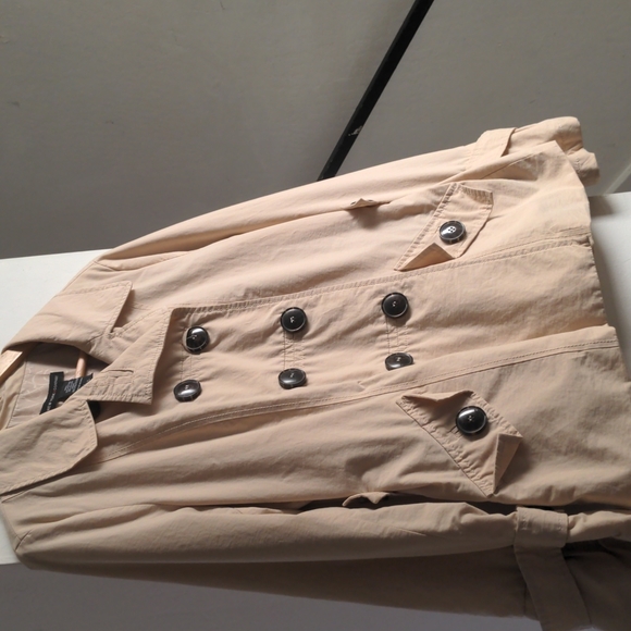 Lightweight Jacket - Picture 3 of 10